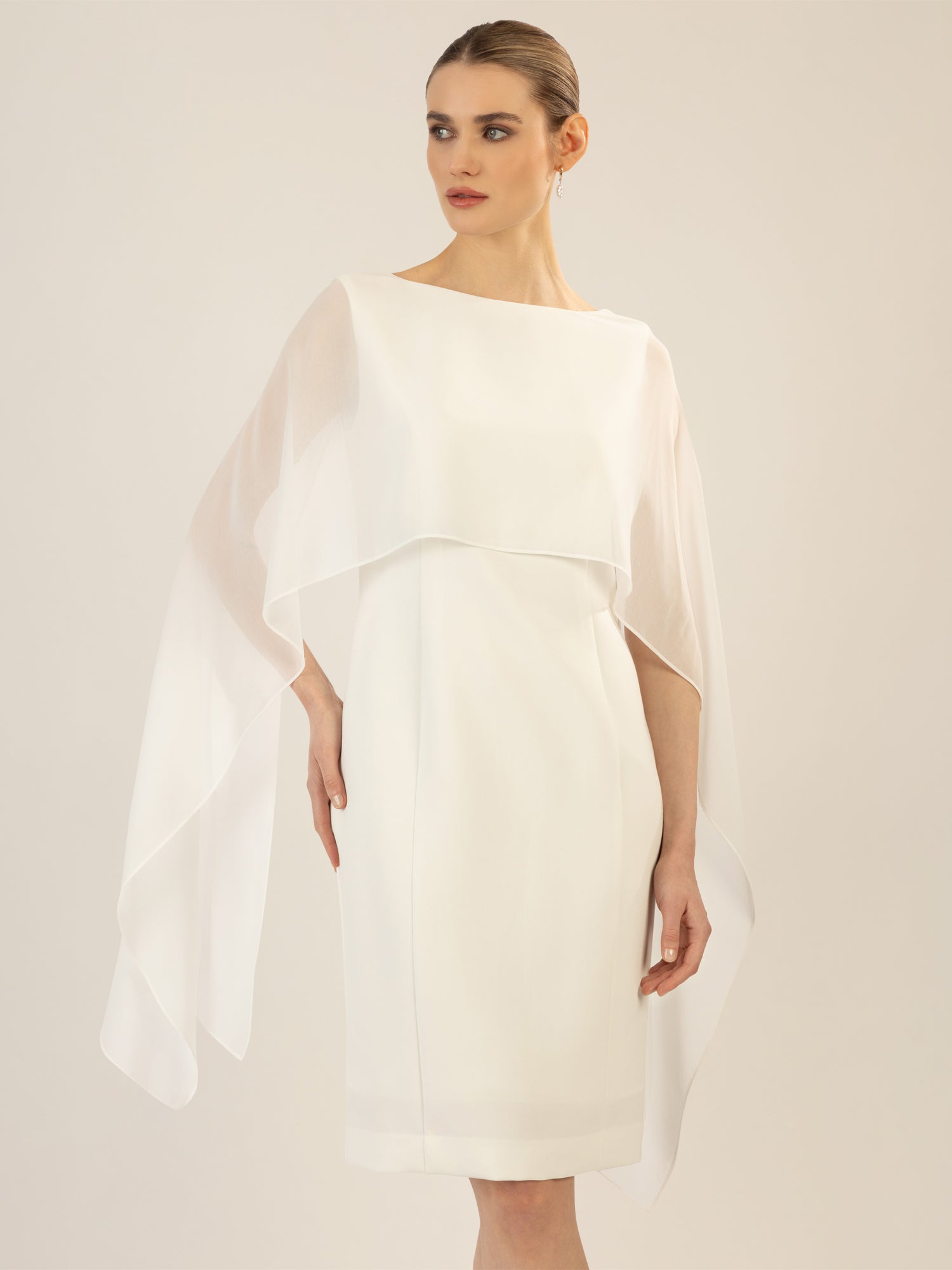 APART Kleid mit Chiffonstola aus einer leicht strukturierten Ware und angearbeitetem Cape | creme