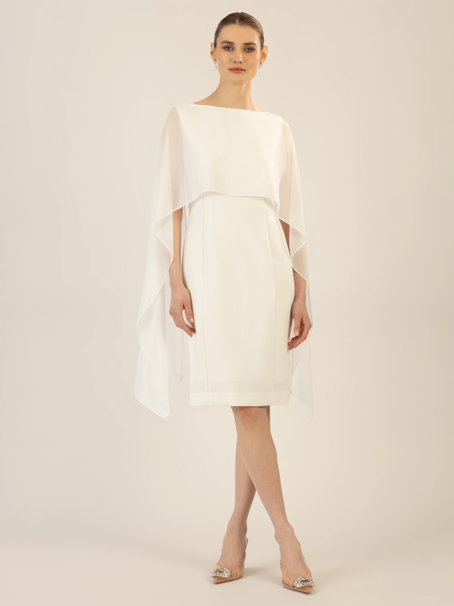 APART Kleid mit Chiffonstola aus einer leicht strukturierten Ware und angearbeitetem Cape | creme