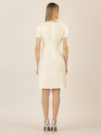 APART kurzes Jacquardkleid aus mattschimmerndem, plastischen Jacquard | creme