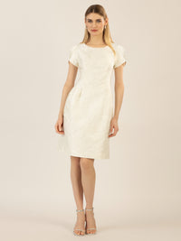 APART kurzes Jacquardkleid aus mattschimmerndem, plastischen Jacquard | creme