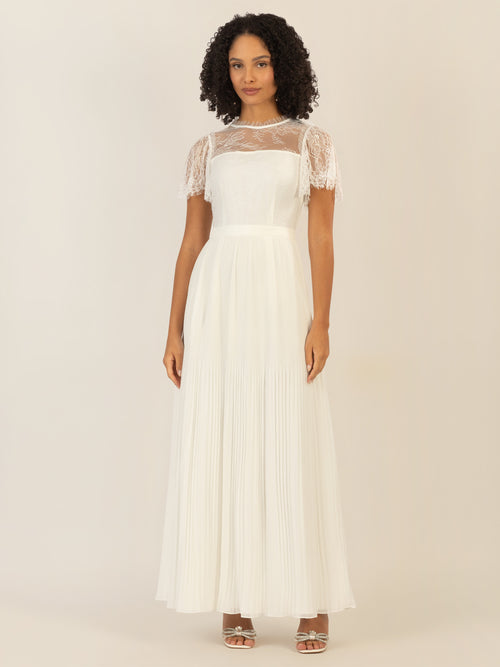 APART langes Hochzeitskleid im Materialmix aus weicher Spitze und Chiffon | creme image 1