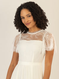 APART langes Hochzeitskleid im Materialmix aus weicher Spitze und Chiffon | creme