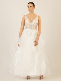 APART langes Hochzeitskleid mit aufwendig besticktem Tüll | creme
