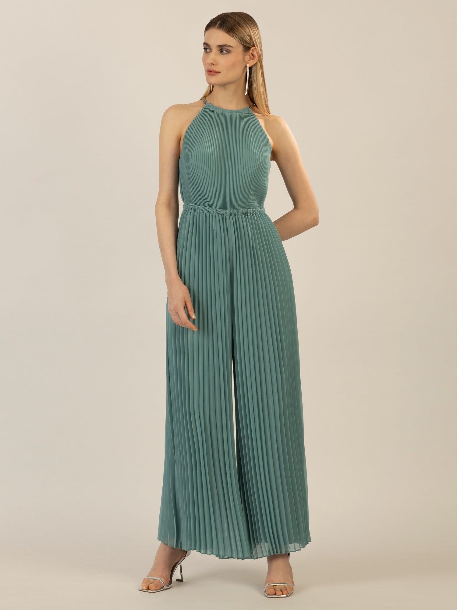 APART Plisseeoverall im Neckholder-Stil | jade