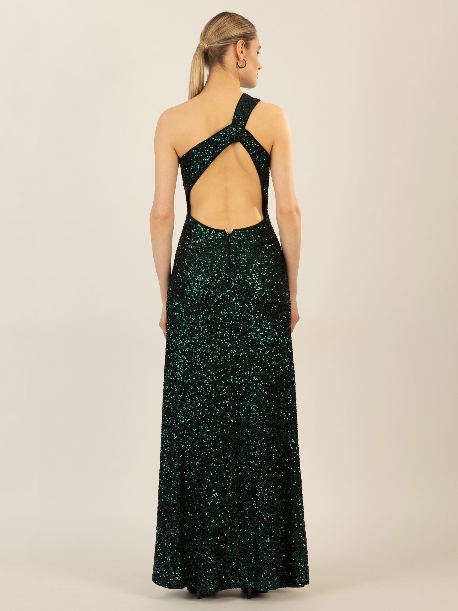 APART One-Shoulder Abendkleid mit unterschiedlich großen Pailletten bestickt | emerald