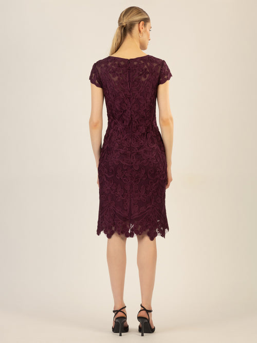 APART Cocktailkleid aus aufwendig gestricktem Mesh, kurz und mit Allovermuster | pflaume image 1