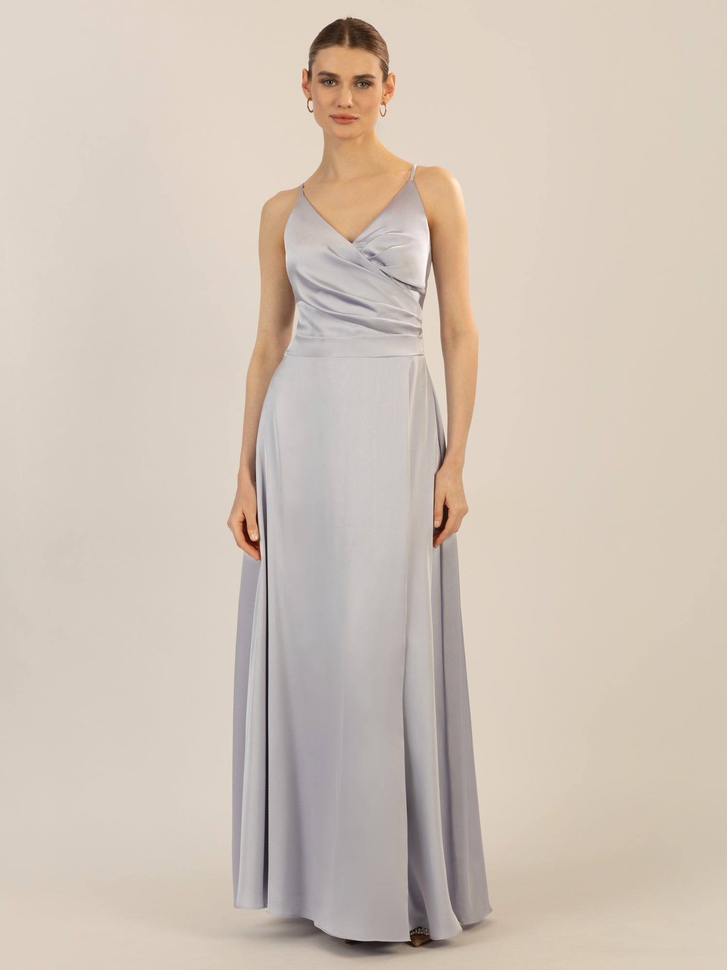 APART Satin-Abendkleid mit Wickeleffekt | hellblau