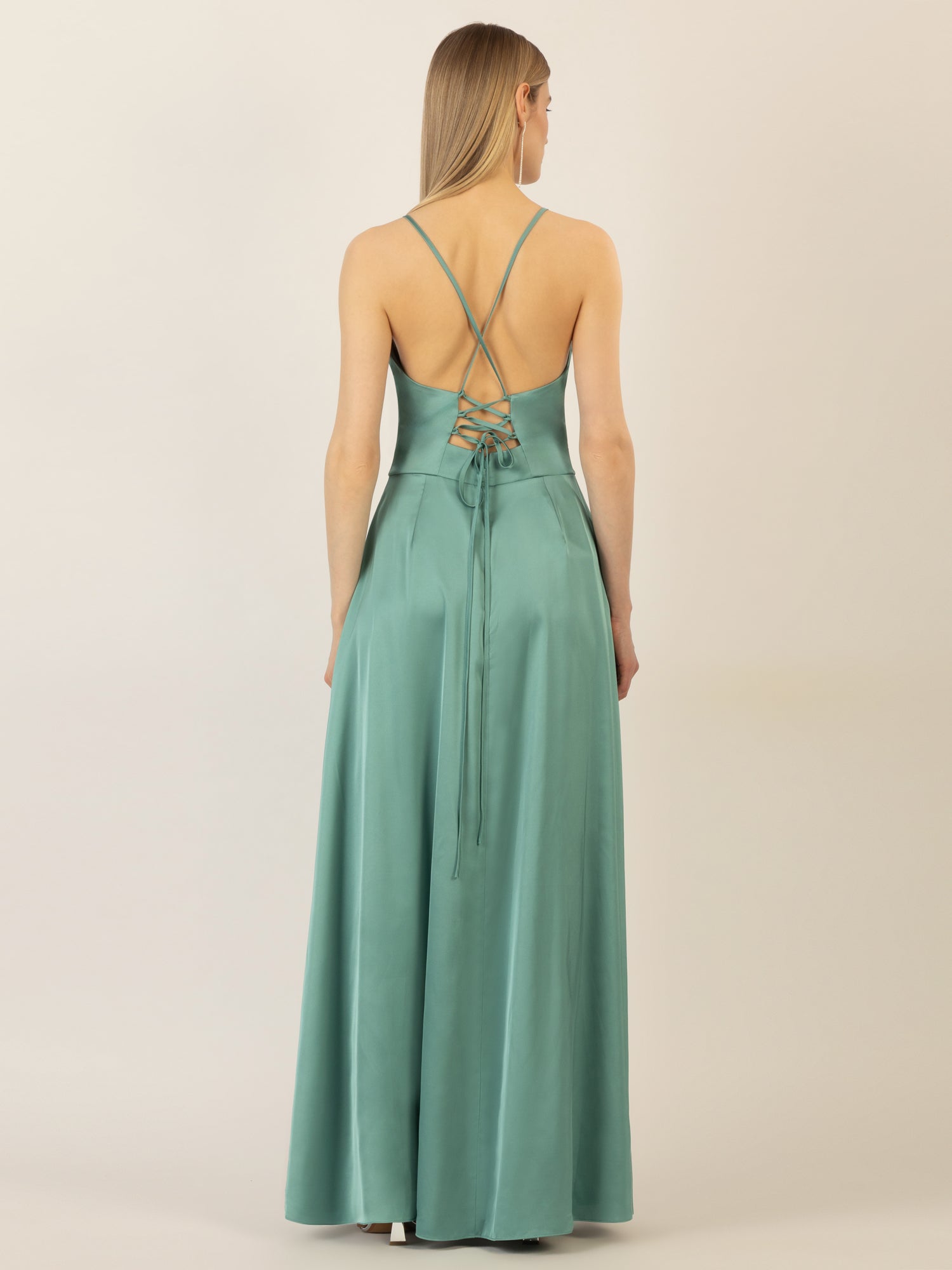 APART Satin-Abendkleid mit Wickeleffekt | jade
