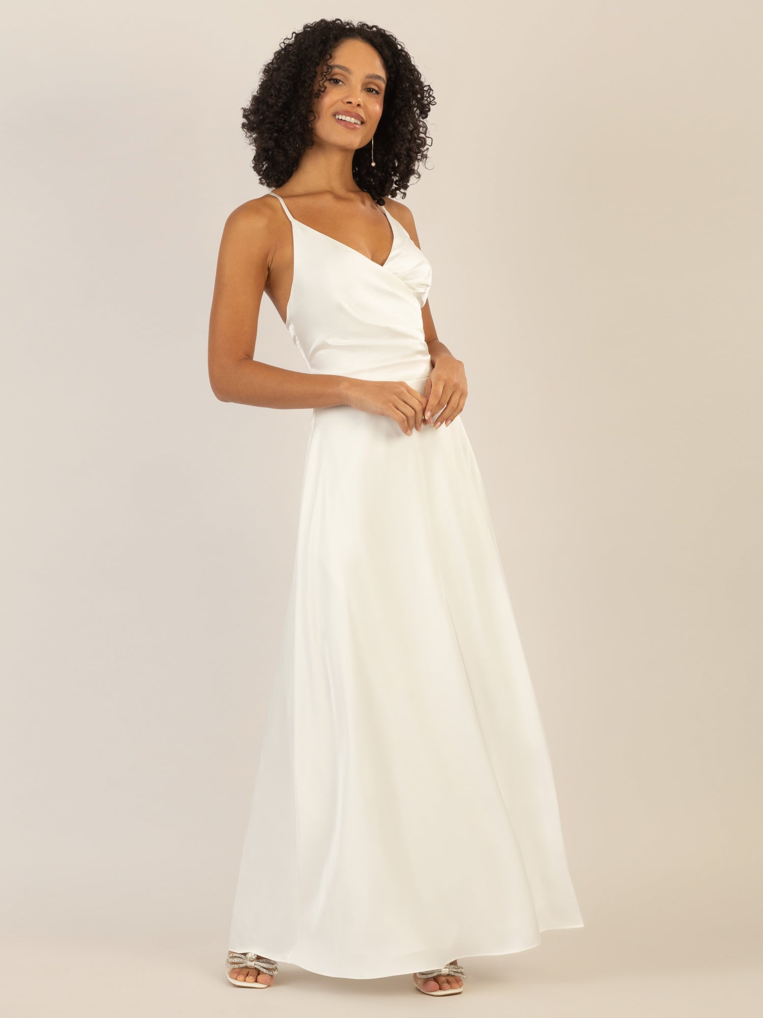 APART Satin-Abendkleid mit Wickeleffekt | creme