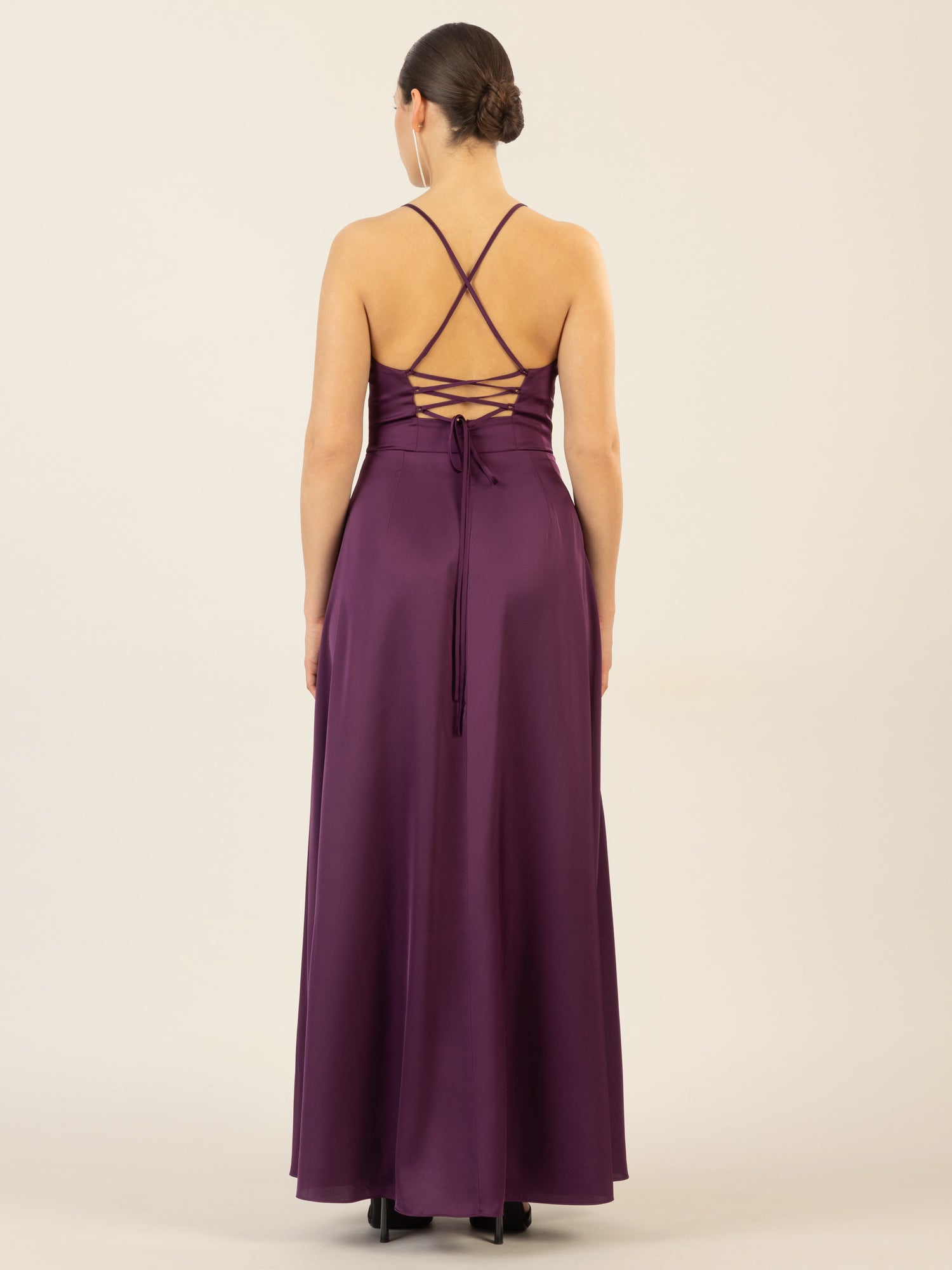 APART Satin-Abendkleid mit Wickeleffekt | pflaume