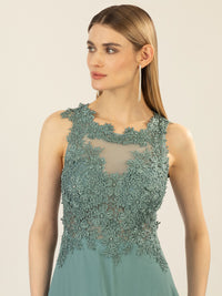 APART Abendkleid im Materialmix aus bestickter Spitze und Chiffon | jade