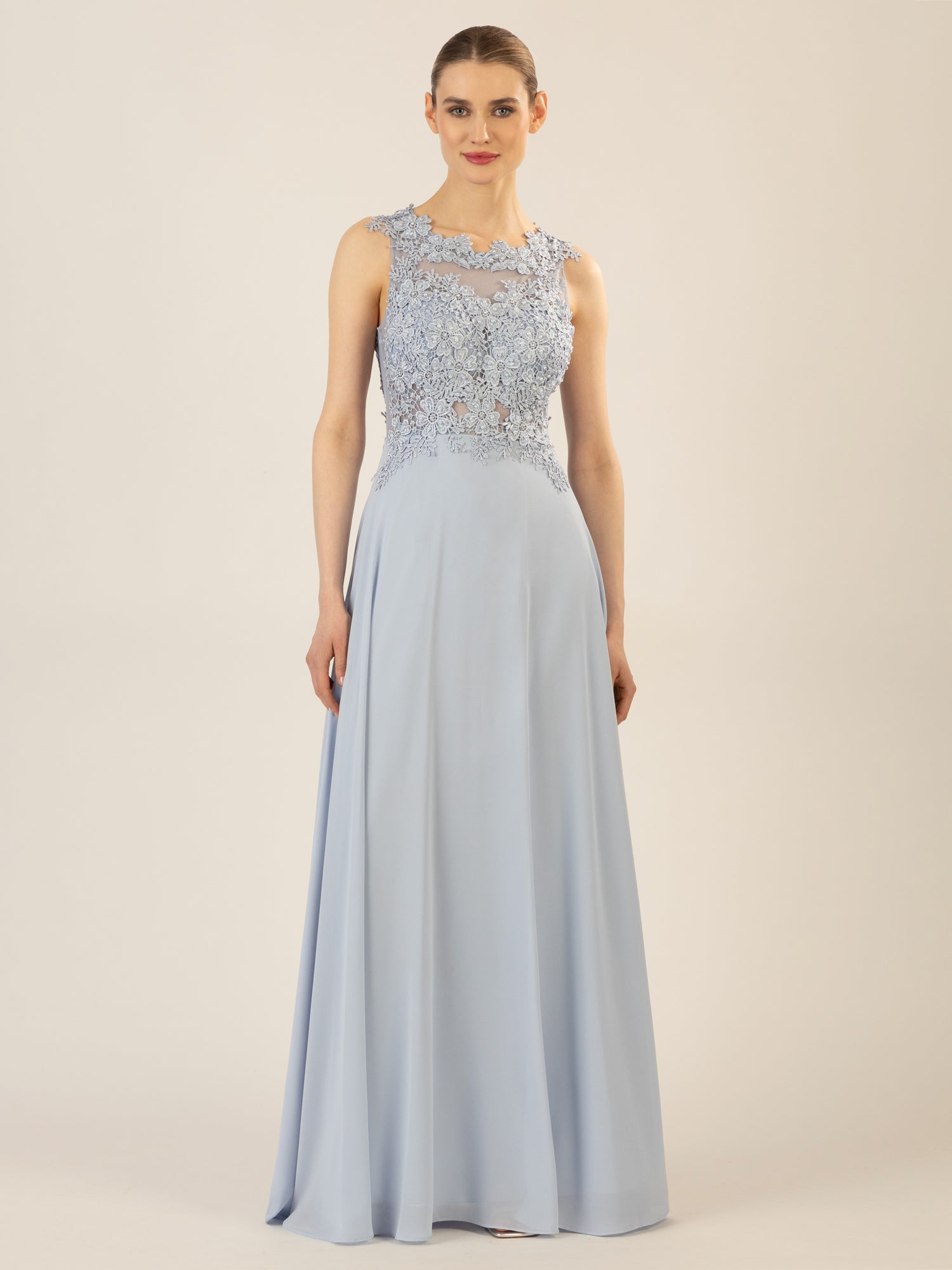 APART Abendkleid im Materialmix aus bestickter Spitze und Chiffon | hellblau