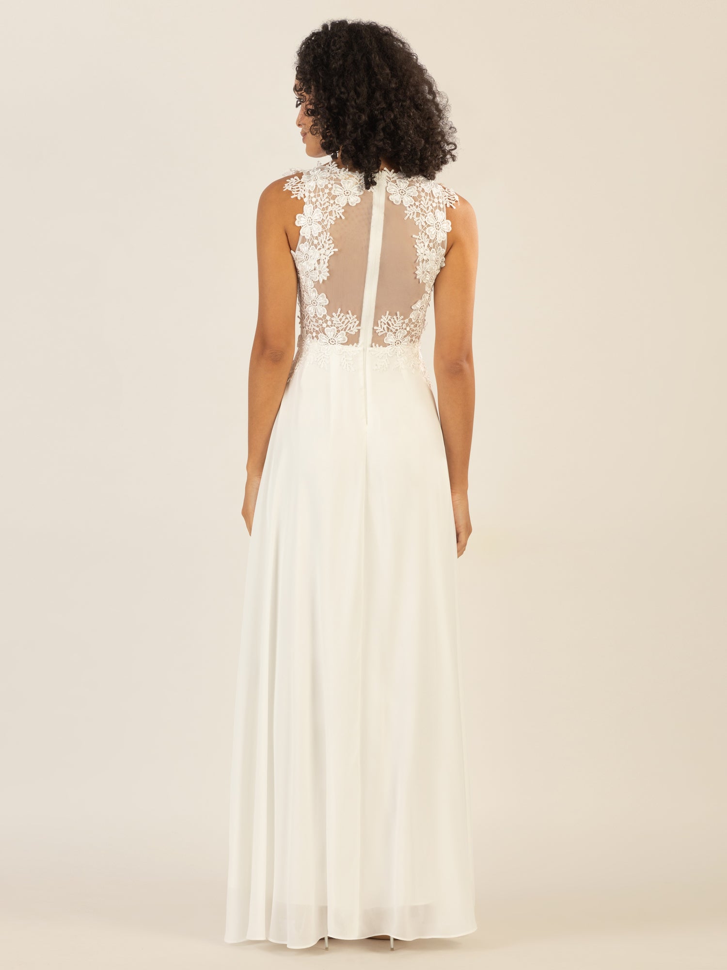APART Abendkleid im Materialmix aus bestickter Spitze und Chiffon | creme