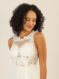 APART Abendkleid im Materialmix aus bestickter Spitze und Chiffon | creme