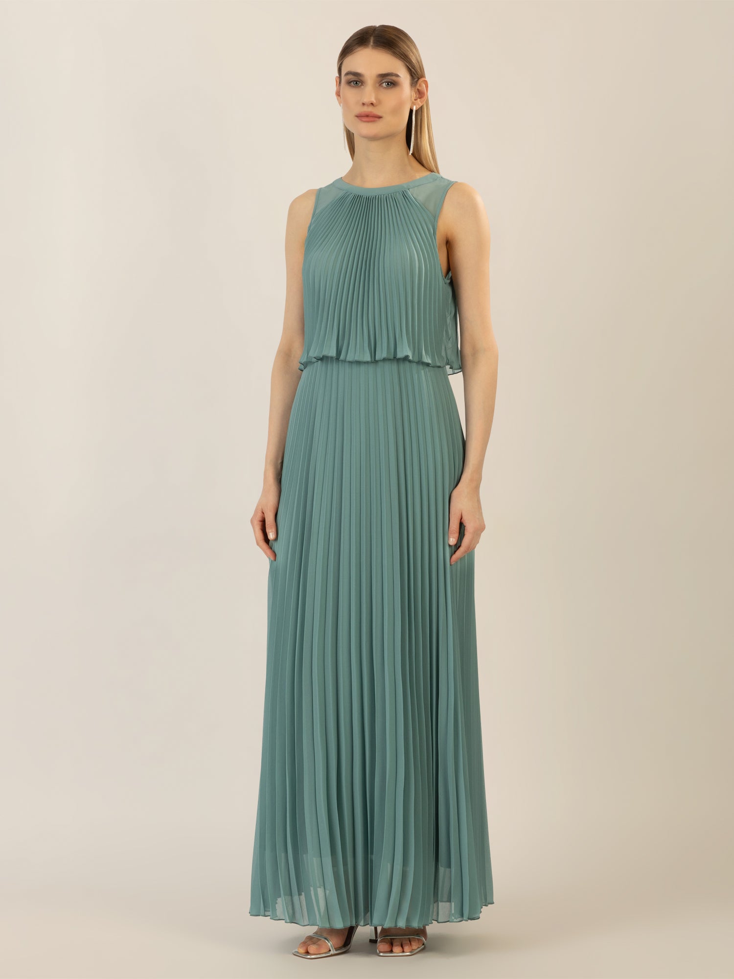 APART Abendkleid mit lose fallendem Sonnenplissee-Part bis zur Taille | jade