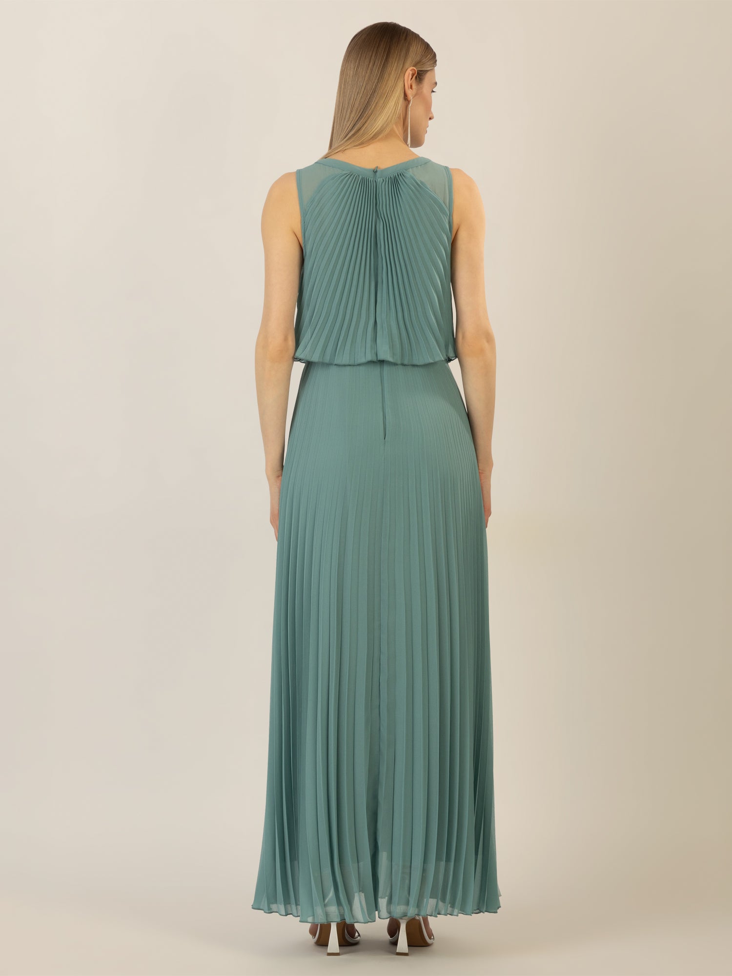 APART Abendkleid mit lose fallendem Sonnenplissee-Part bis zur Taille | jade