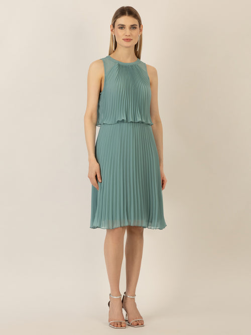 APART Cocktailkleid mit rundem Ausschnitt und schmalem , sichtbaren Halsring | jade image 1