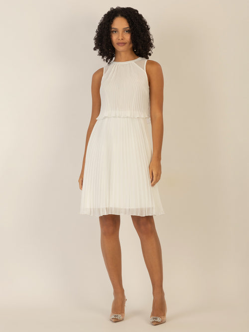 APART Cocktailkleid mit rundem Ausschnitt und schmalem , sichtbaren Halsring | creme image 1