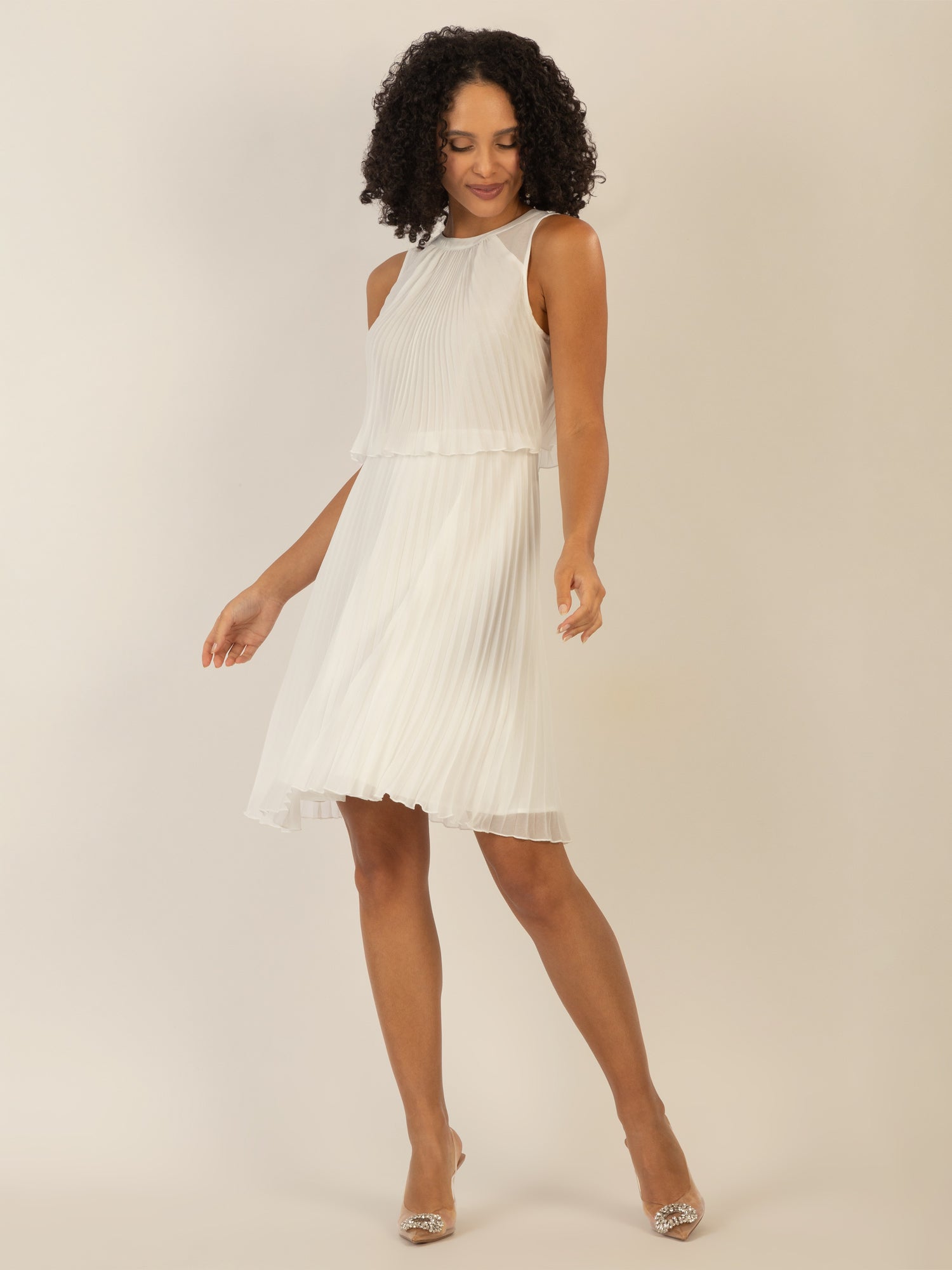 APART Cocktailkleid mit rundem Ausschnitt und schmalem , sichtbaren Halsring | creme