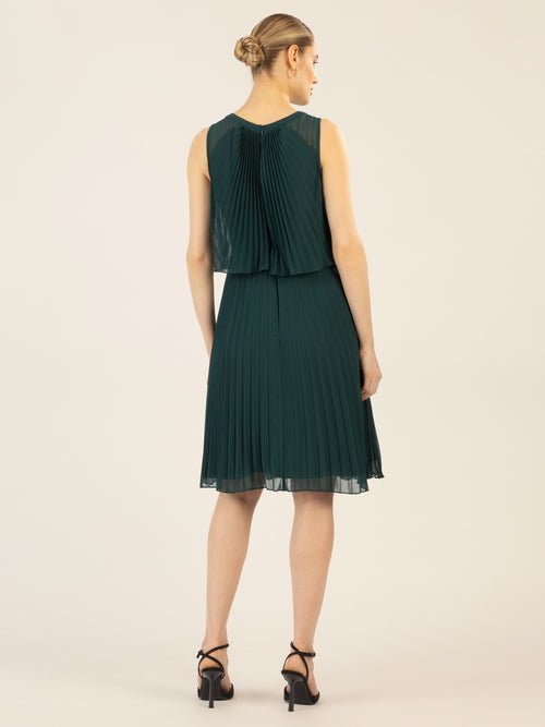 APART Cocktailkleid mit rundem Ausschnitt und schmalem , sichtbaren Halsring | emerald image 1