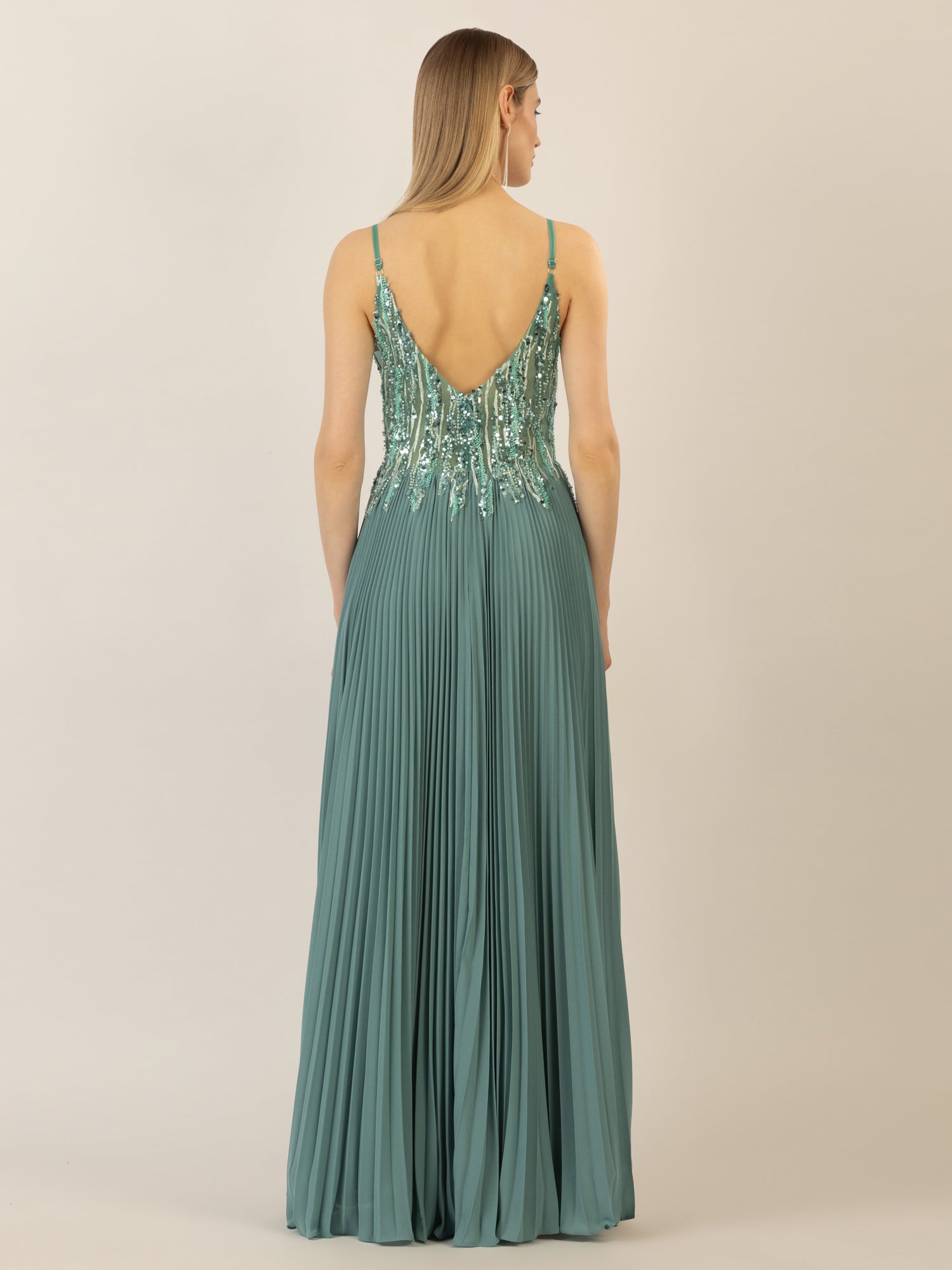 APART Abendkleid mit Chiffon und aufwendiger Bestickung | jade