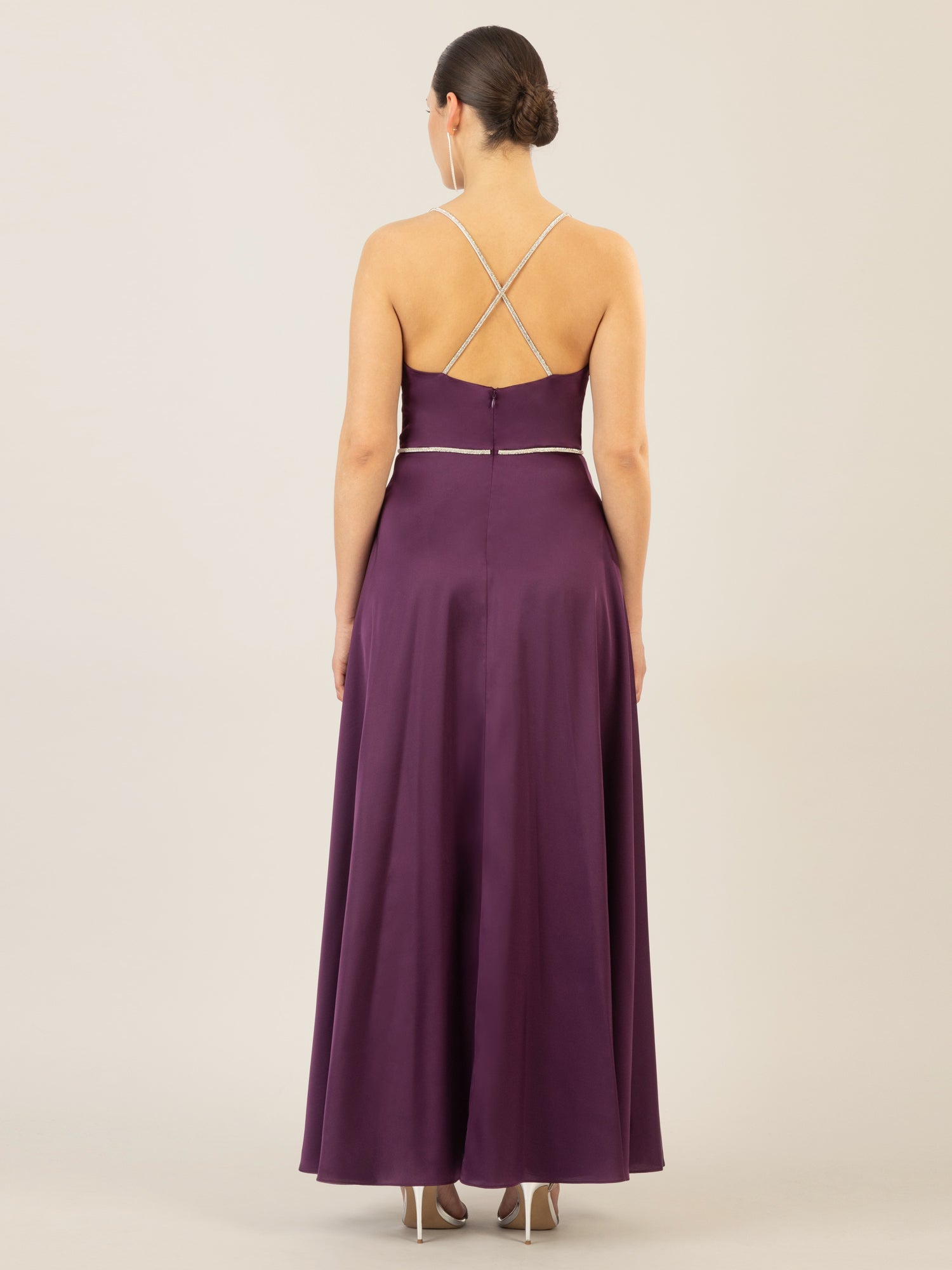 APART langes Satinkleid aus mattschimmerndem Satin | pflaume