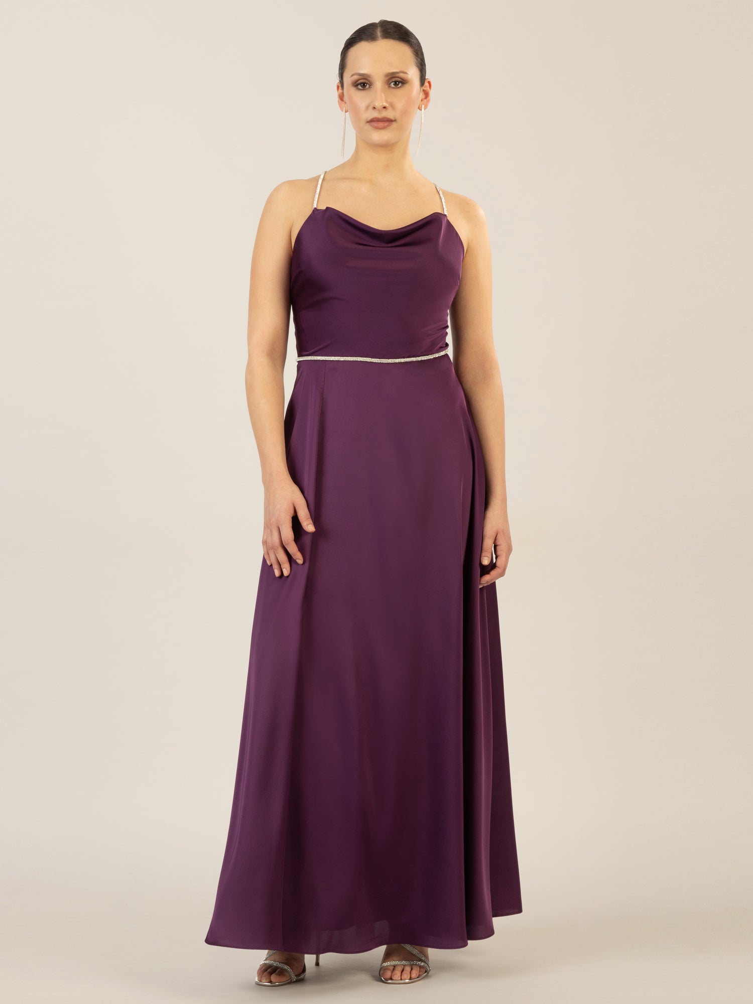 APART langes Satinkleid aus mattschimmerndem Satin | pflaume