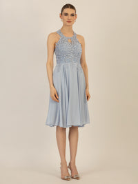 APART Cocktailkleid aus einer plastischen Spitze und Chiffon | hellblau