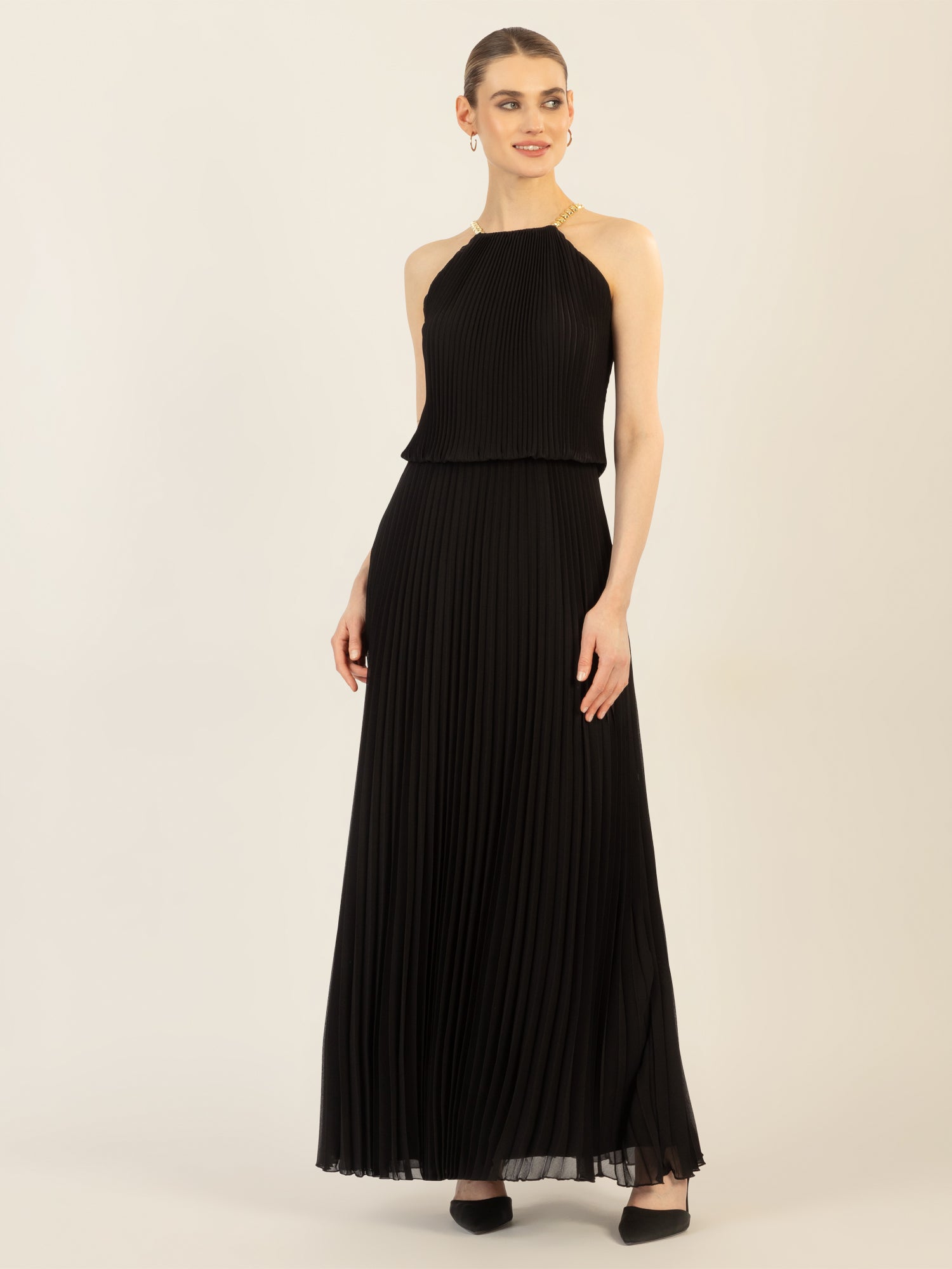 APART Plisseekleid im Neckholder-Stil | schwarz