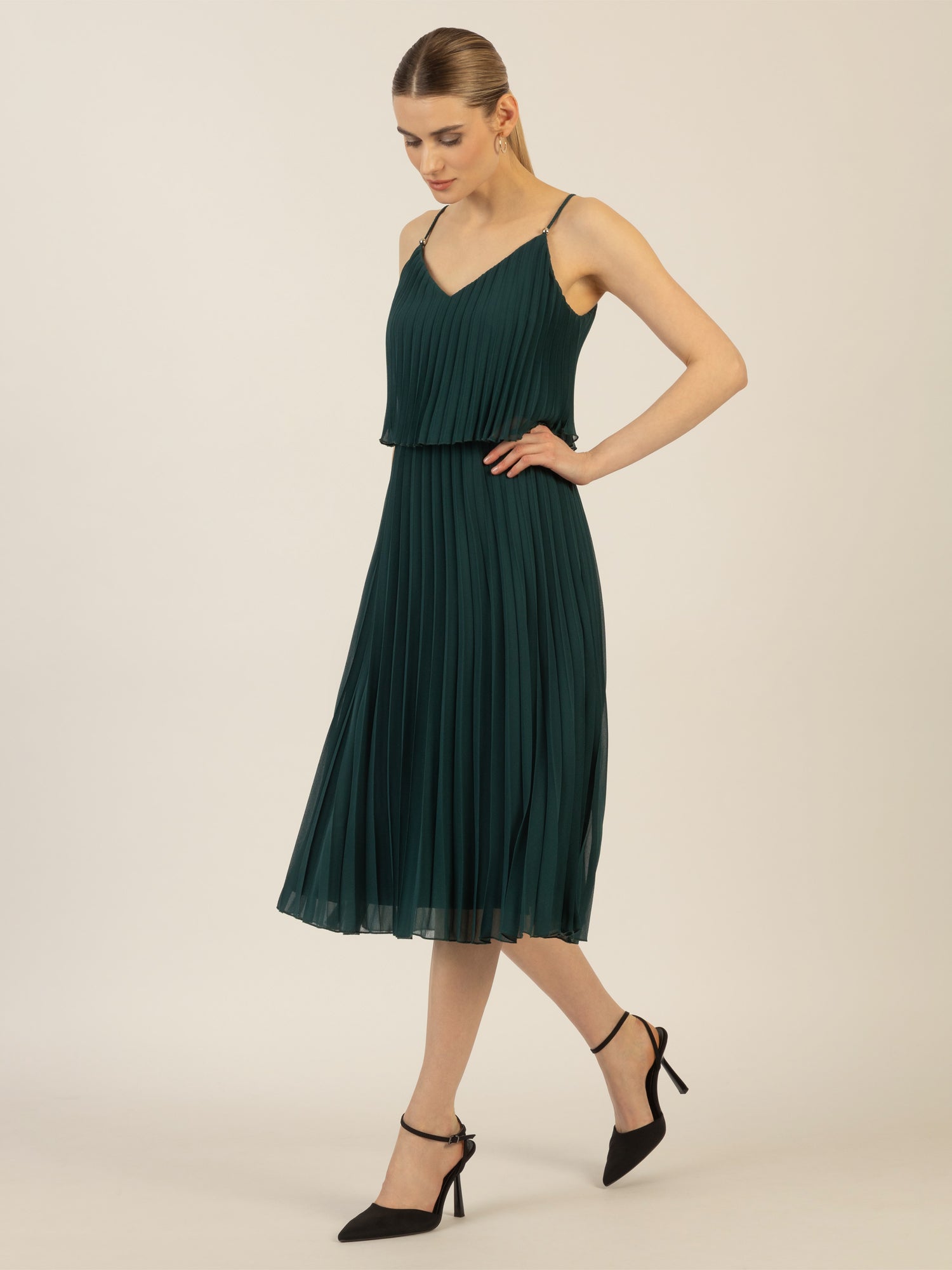 APART kurzes Plisseekleid in 2in1 Optik | emerald