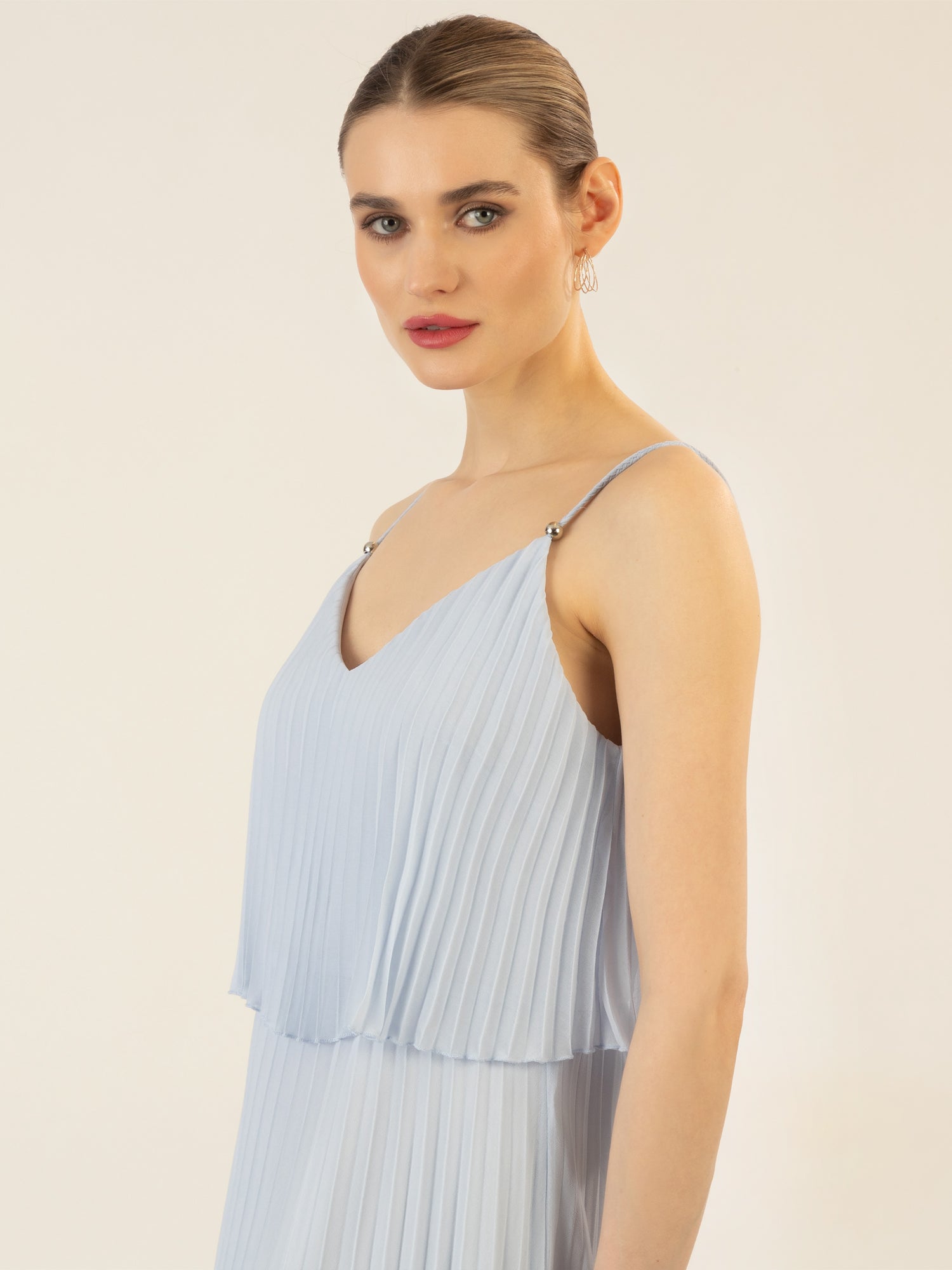 APART kurzes Plisseekleid in 2in1 Optik | hellblau