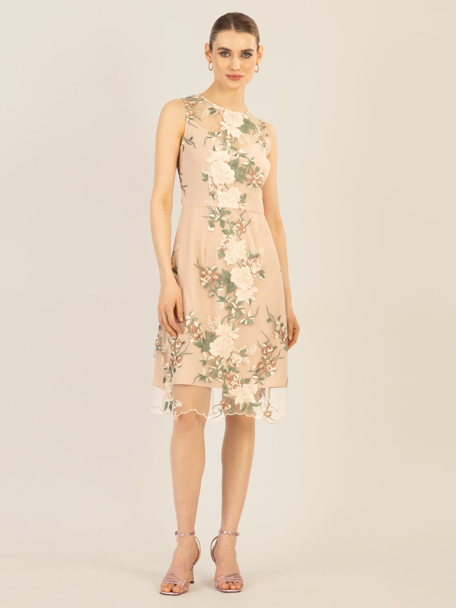 APART besticktes Meshkleid mit plastischem Blumenmuster | nude-multicolor