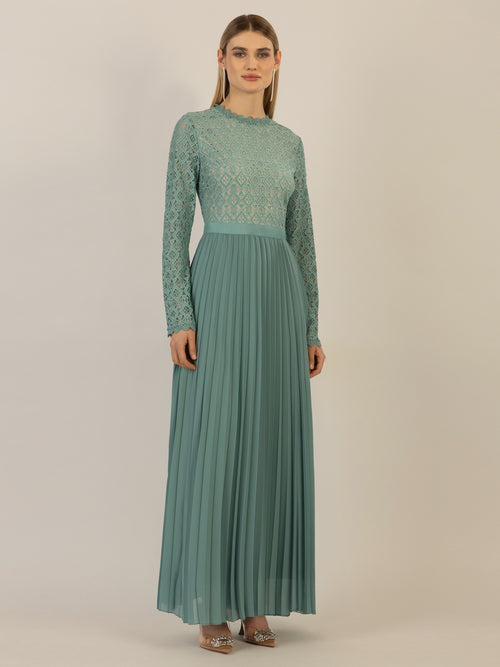 APART Abendkleid mit breiter Spitze verziert | jade-nude image 1