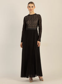 APART Abendkleid mit breiter Spitze verziert | schwarz-nude