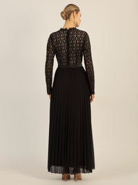 APART Abendkleid mit breiter Spitze verziert | schwarz-nude