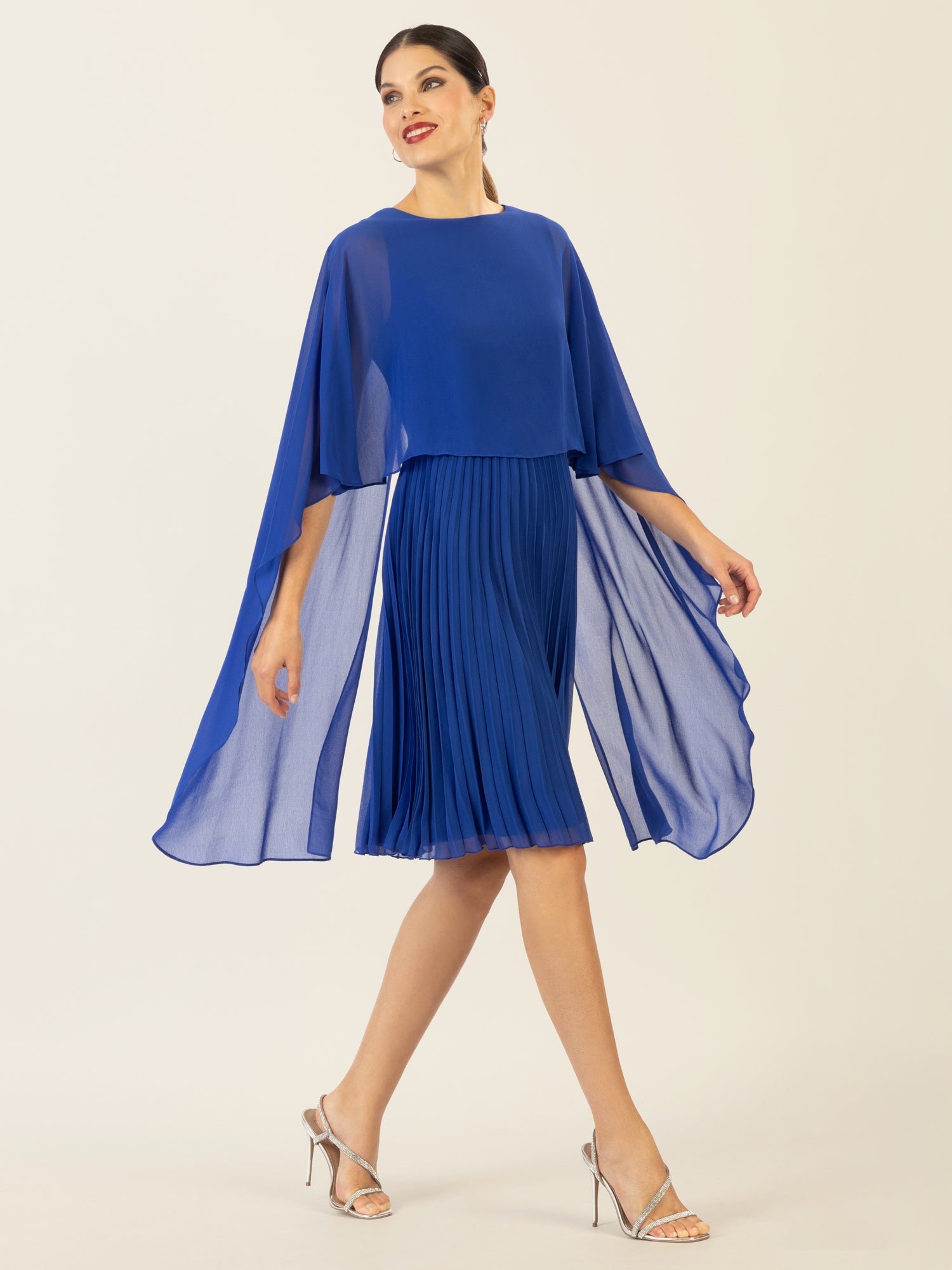 APART Cocktailkleid mit Chiffoncape und Plisseerock | royalblau