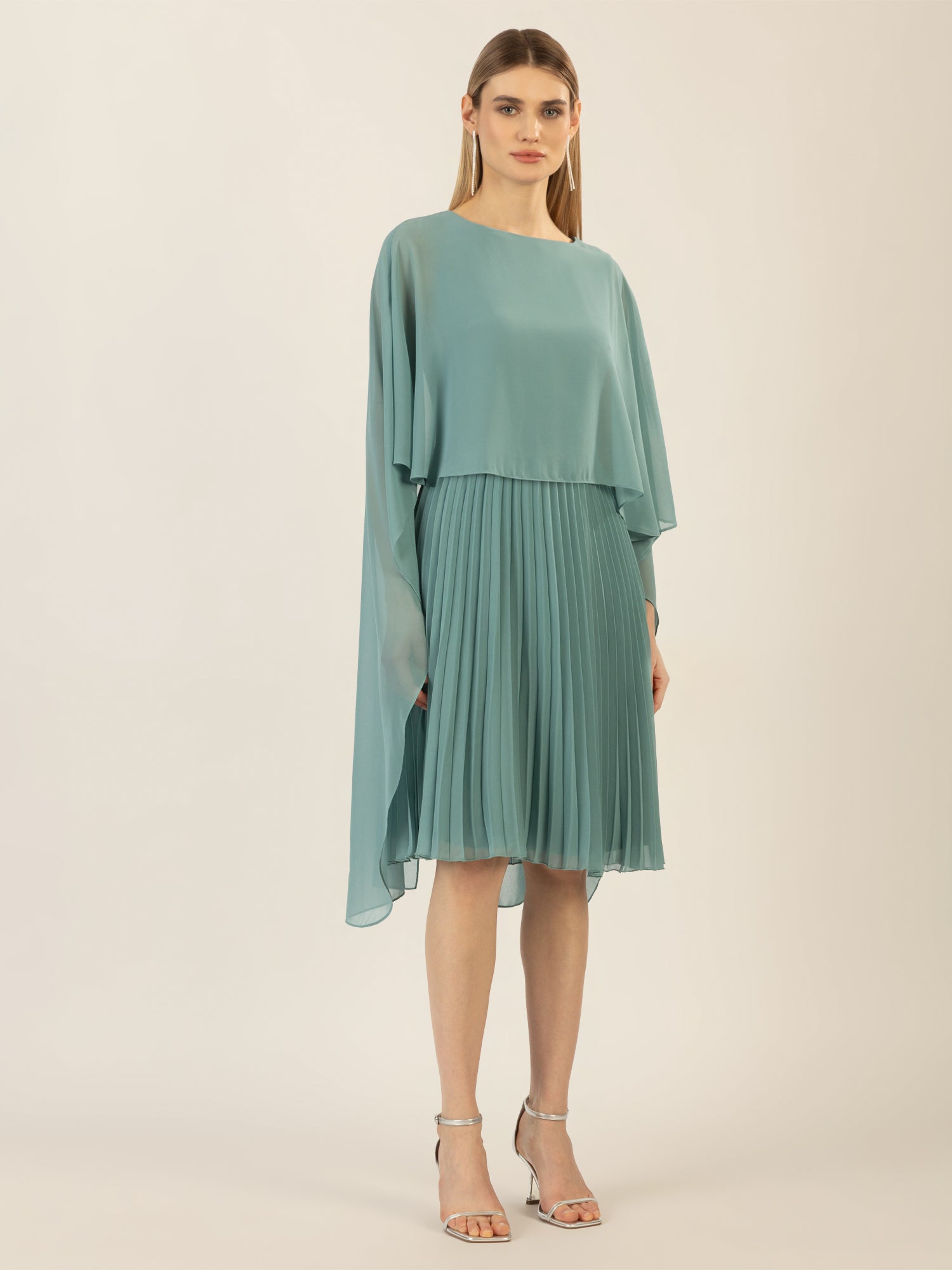 APART Cocktailkleid mit Chiffoncape und Plisseerock | jade