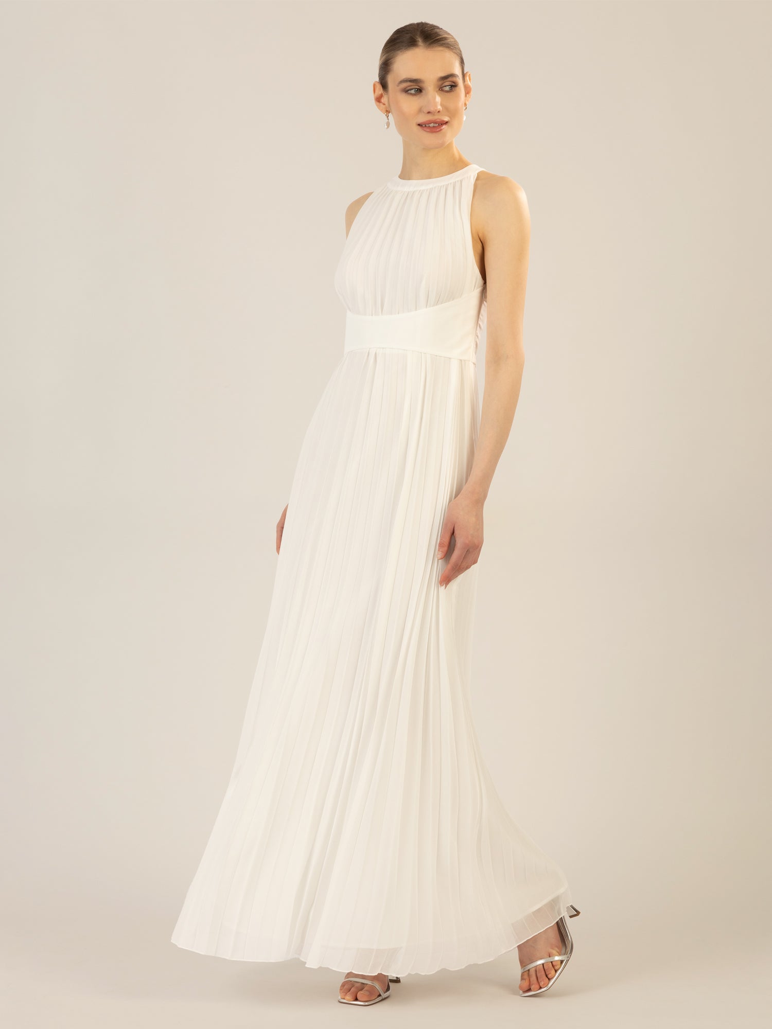 APART Chiffonkleid aus leicht körnigem, plissiertem Chiffon | creme