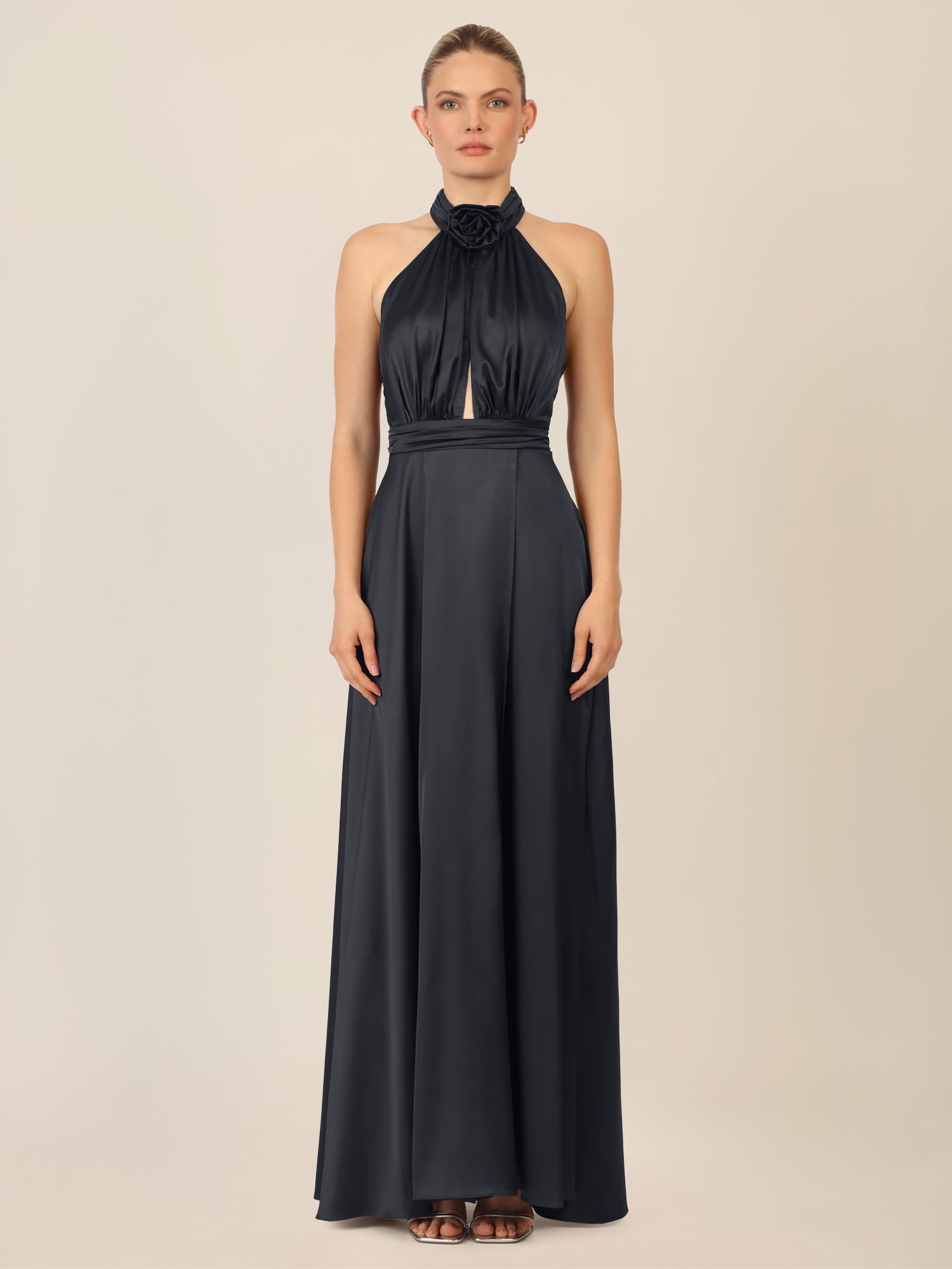 APART Satinkleid mit Neckholder und Drapierung | schwarz