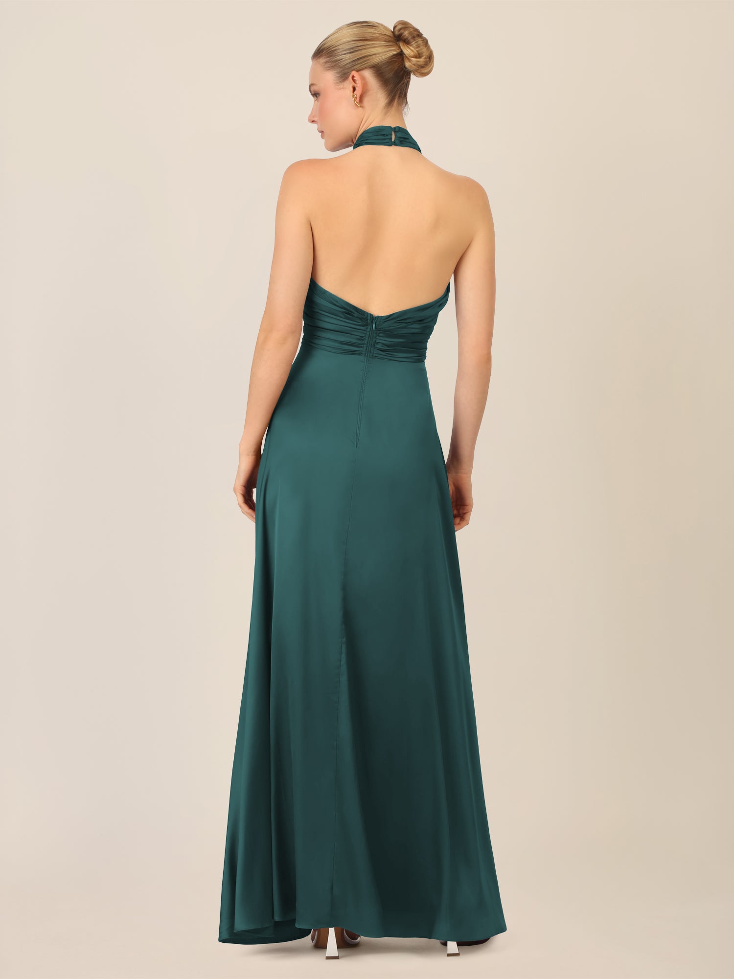 APART Satinkleid mit Neckholder und Drapierung | dunkelgrün