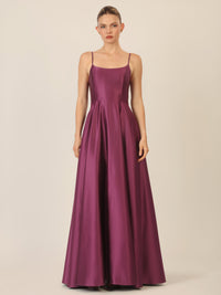 APART Langes Ballkleid aus Satin mit Spaghettiträgern | dunkel lila