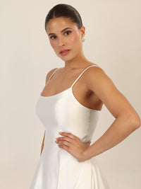 APART Langes Ballkleid aus Satin mit Spaghettiträgern | creme