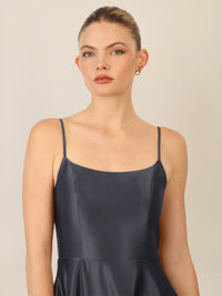 APART Langes Ballkleid aus Satin mit Spaghettiträgern | nachtblau