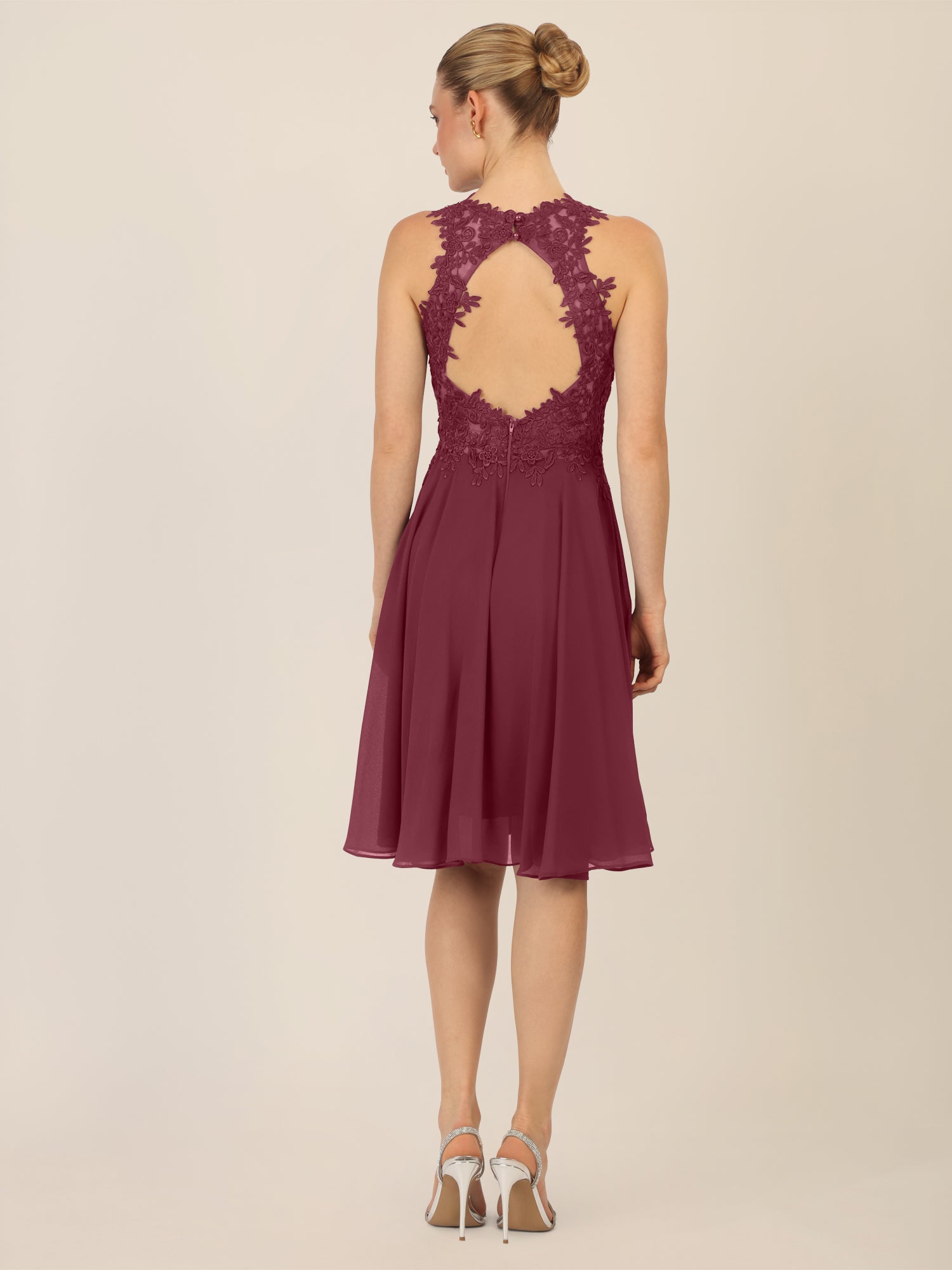 APART Cocktailkleid mit Cut-Out-Rücken | bordeauxrot