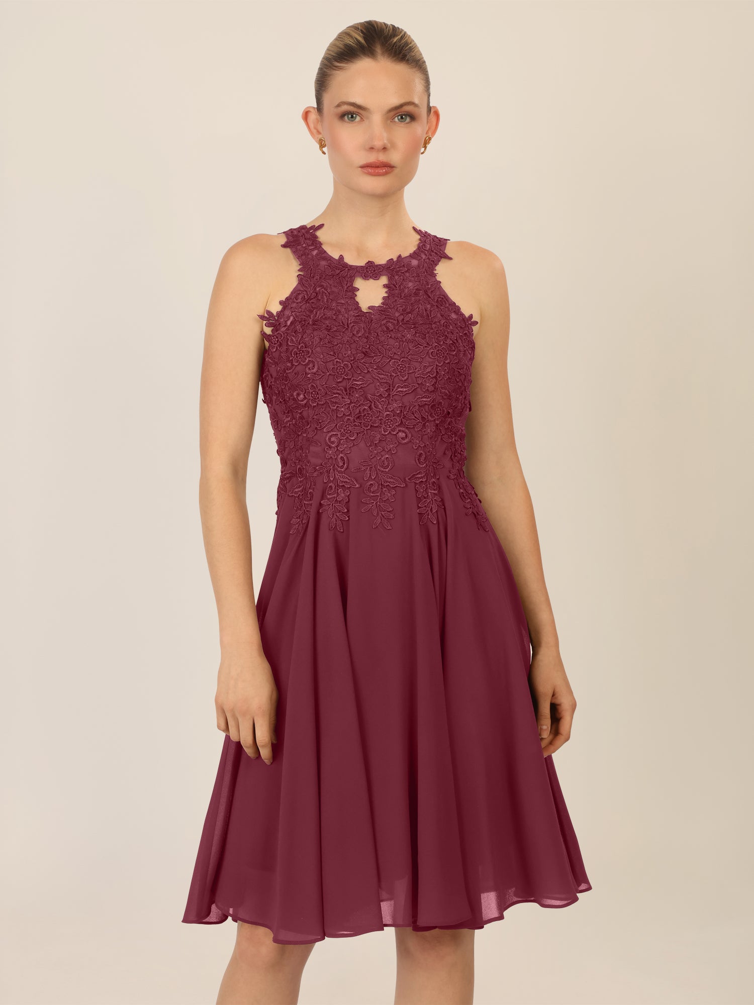 APART Cocktailkleid mit Cut-Out-Rücken | bordeauxrot