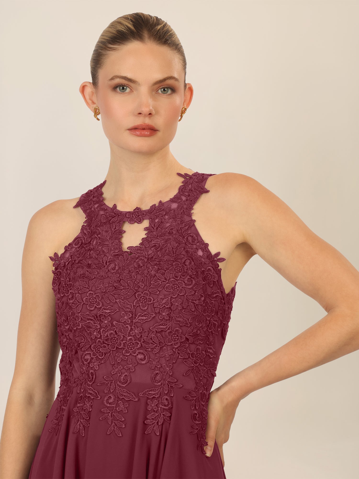 APART Cocktailkleid mit Cut-Out-Rücken | bordeauxrot