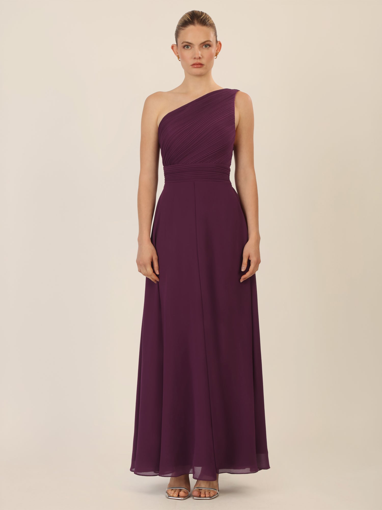 APART One-Shoulder Abendkleid mit Plisseedetail | dunkel lila