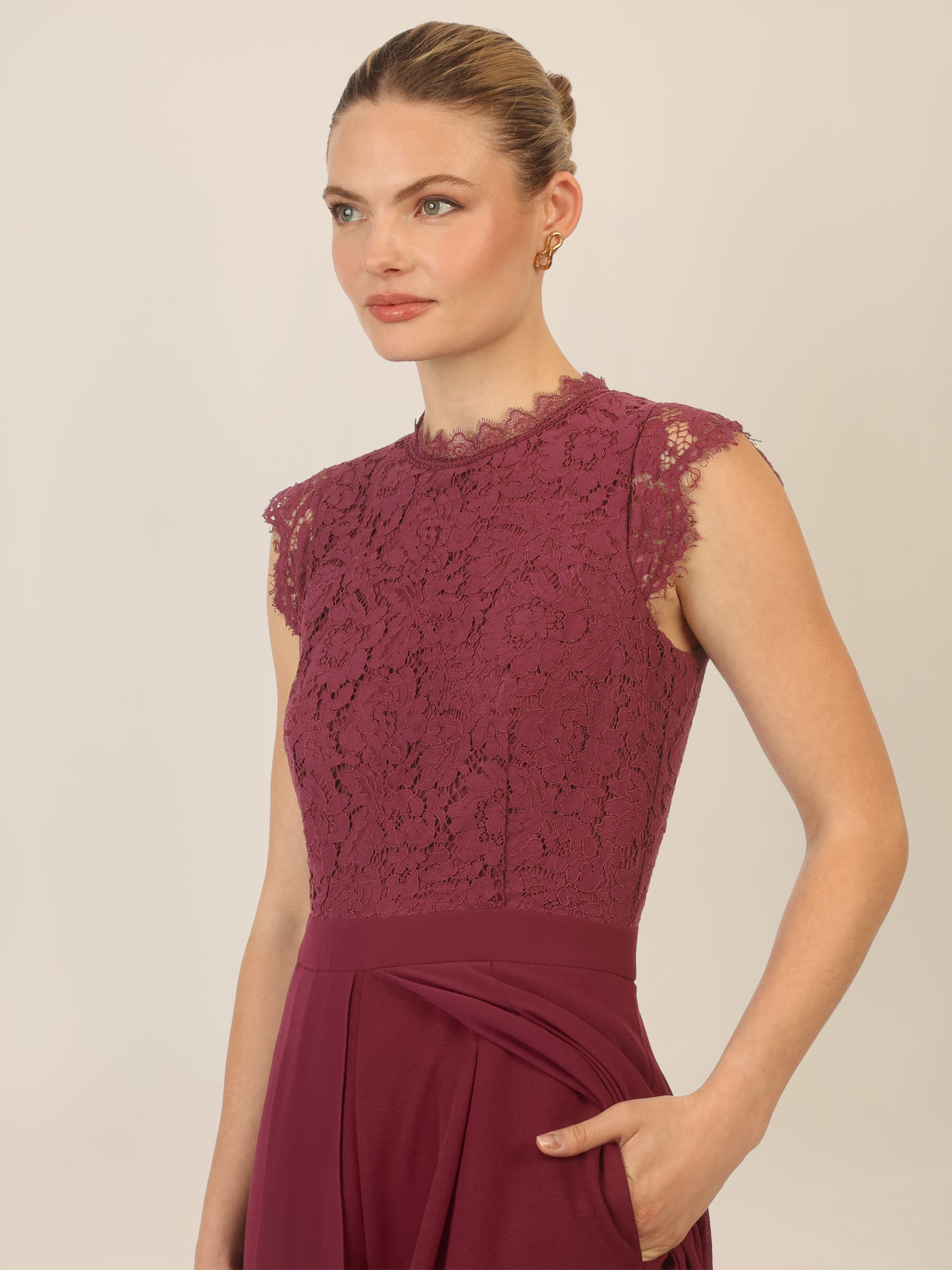 APART Overall mit Spitzenoberteil mit Spitzenoberteil und weitem Bein | bordeauxrot
