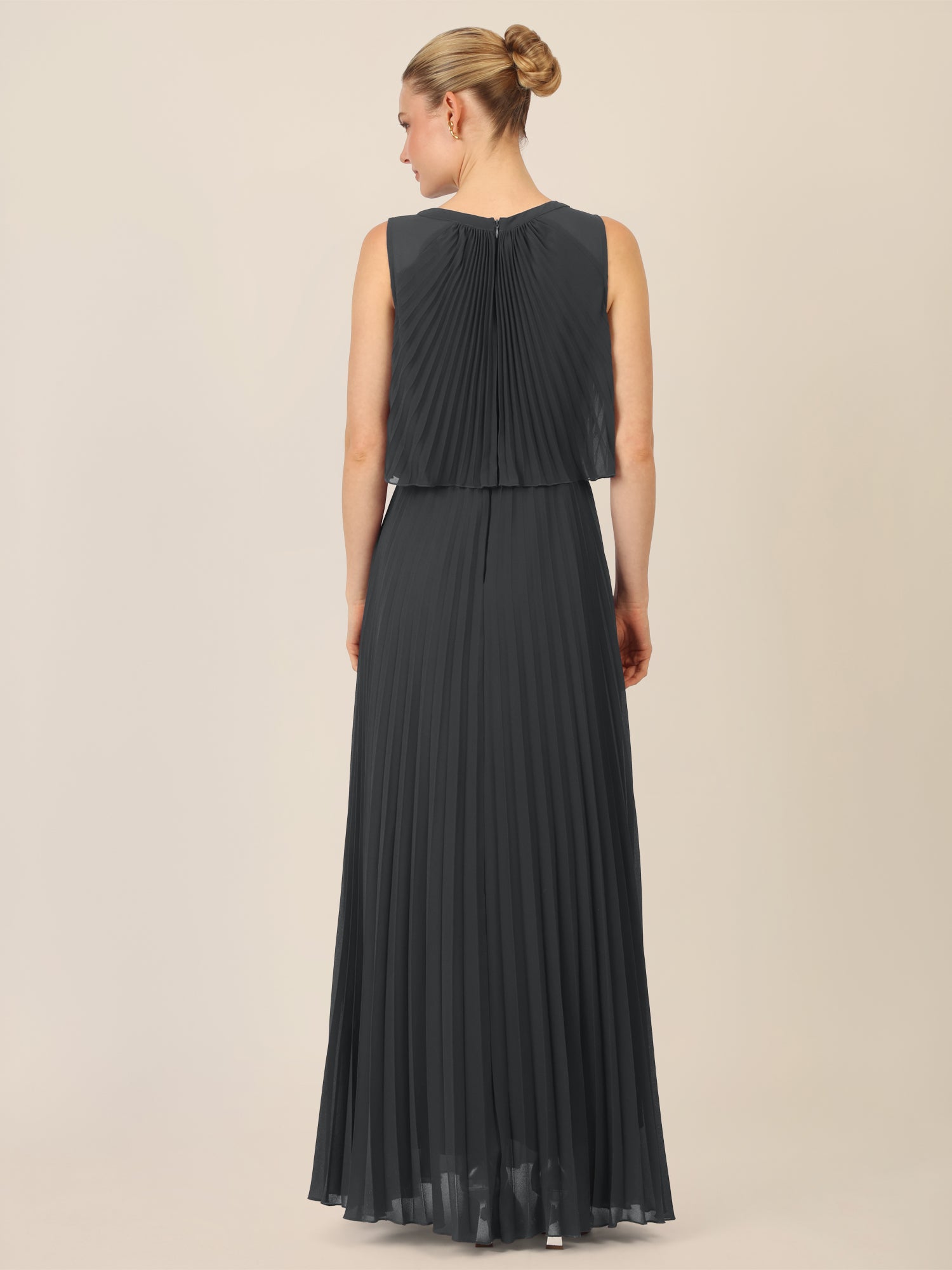 APART Abendkleid mit Plisseefalten und Lagenoptik | schwarz