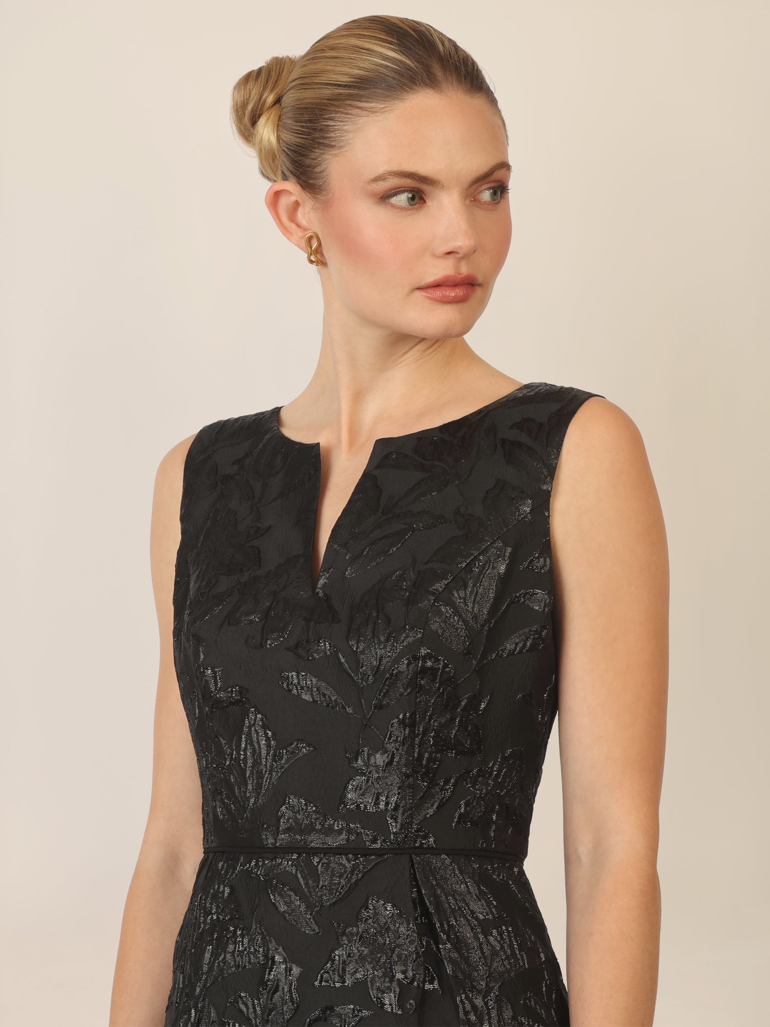 APART Jacquardkleid mit floralen Strukturen | schwarz